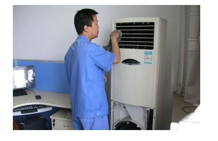 深圳海尔柜式空调室内机清洗